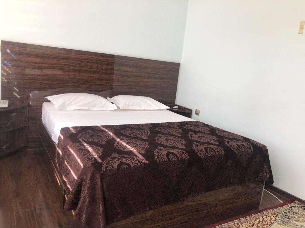 Admiral Hotel เทอร์เมซ ภายนอก รูปภาพ