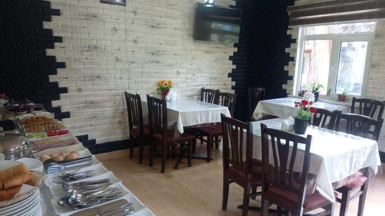 Admiral Hotel เทอร์เมซ ภายนอก รูปภาพ